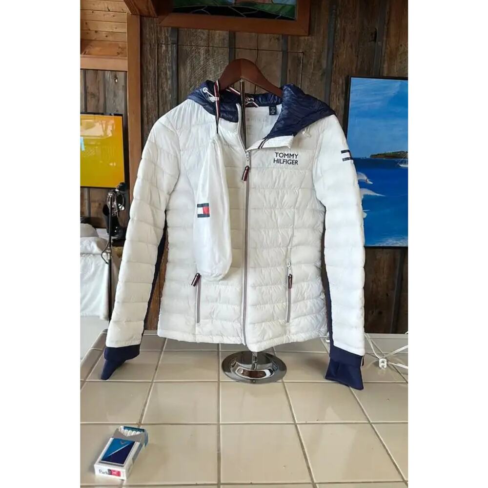 Tommy Hilfiger Women's Packable Lightweight Hooded Puffer Jacket in White